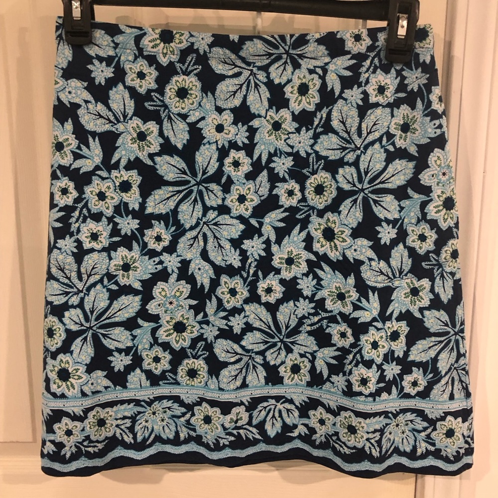 J Jill women’s knit skirt with pockets. Small Petite. 20” from waist to hem.